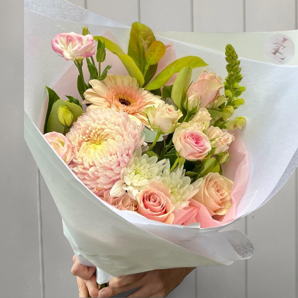 396531008_347997371073854_6937876814091866536_n-photoroom-9-1jpg - Luxury Blooms & Hampers